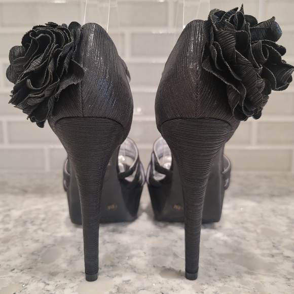 Gianni Bini Flower Pedal Black Platform Heel Open Toes Ankle Strap Sz: 8M - Picture 7 of 9